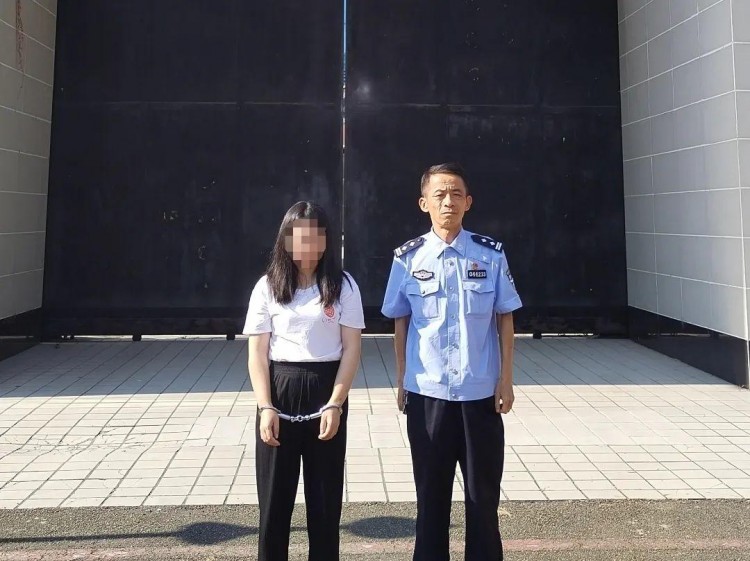 骗取微信号售卖挣大钱南充警方刑拘2人！