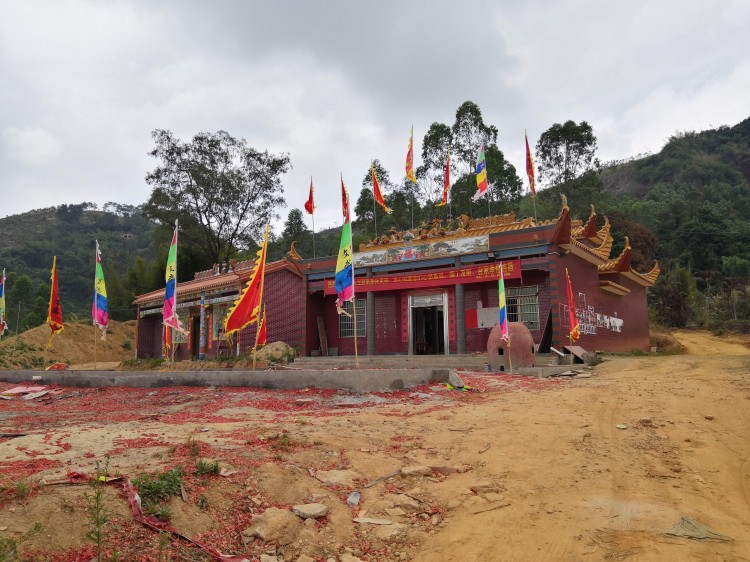 原来找一个人这么简单！打开微信隐藏功能按一下就能知道对方位置